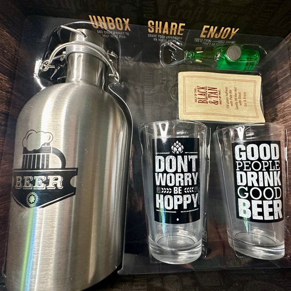 Nifty Crates Beer Meister Set; Growler, Glasses, Recipes, Bottle  $100MSRP - Picture 2 of 7